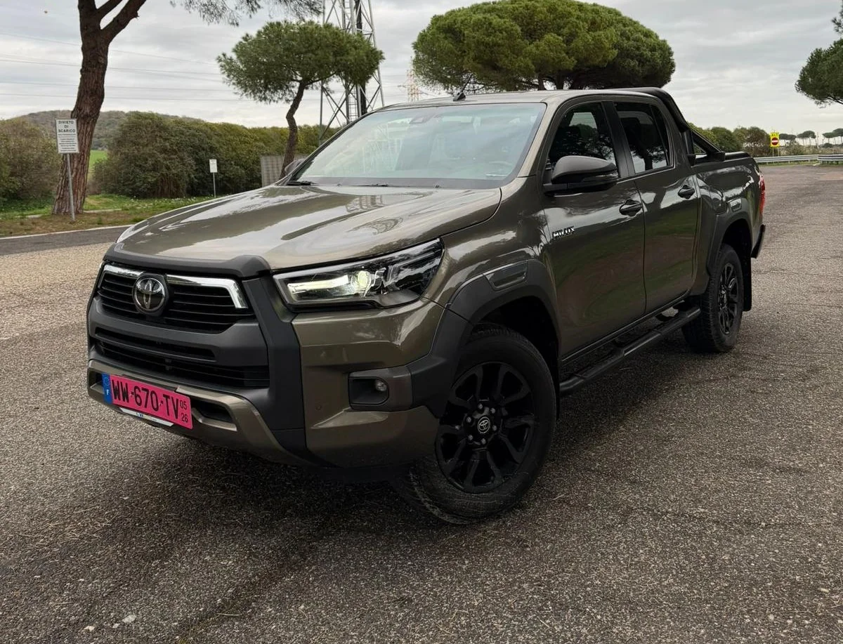 Toyota Hilux 2,8 Double cabine Invincible